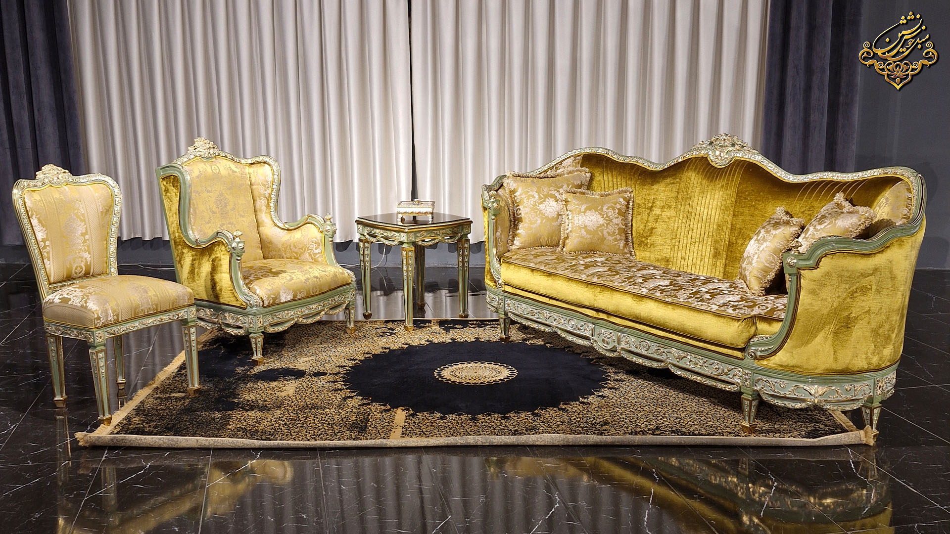 مبل سلطنتی چیست؟