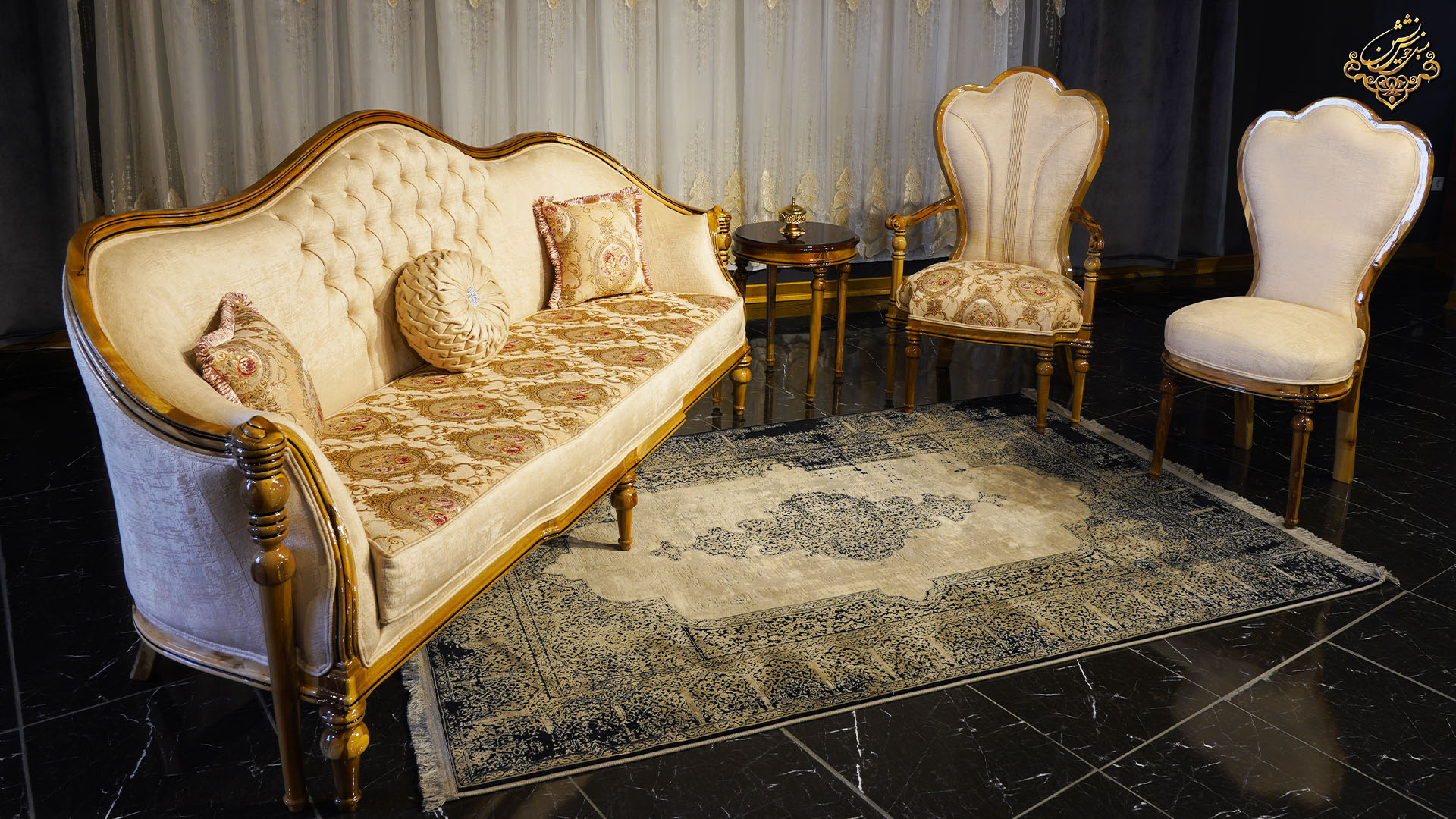 مبل کلاسیک لاکچری