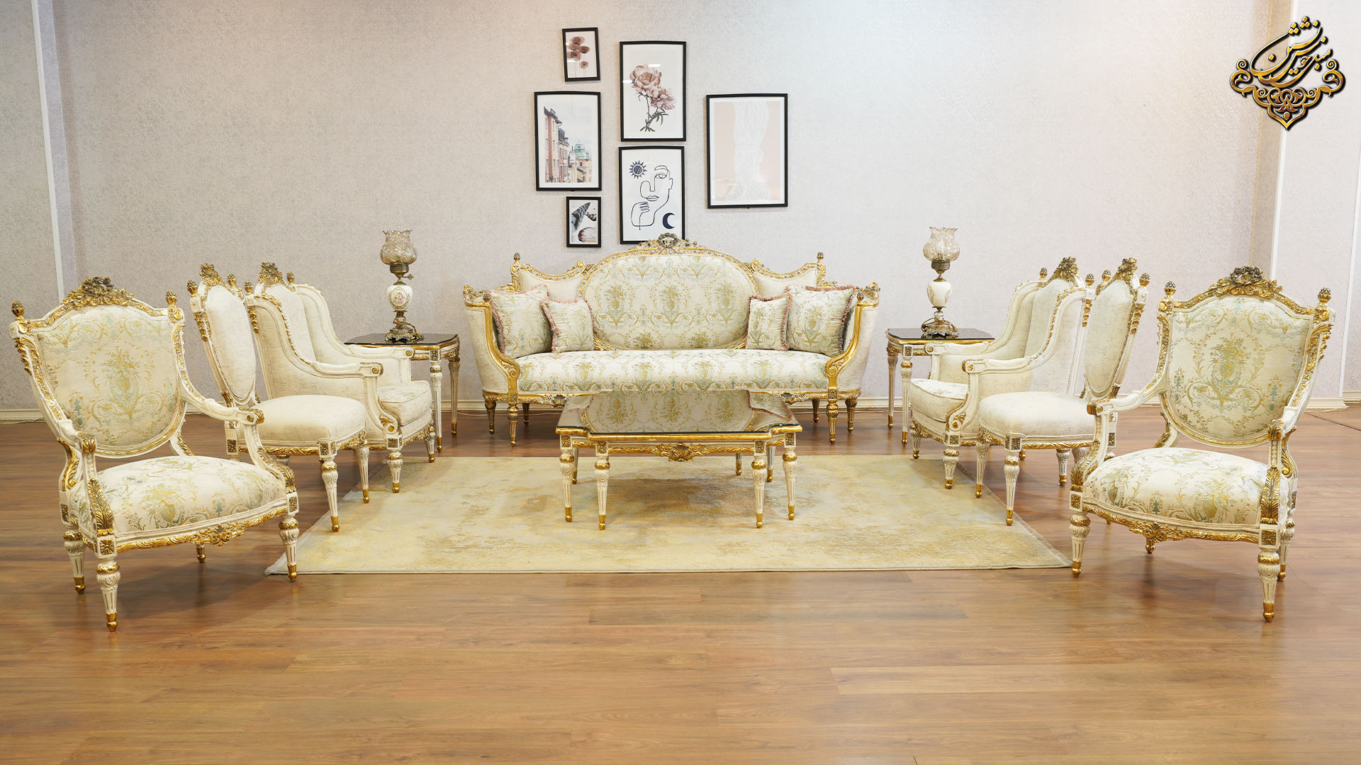 مبل سلطنتی چیست؟