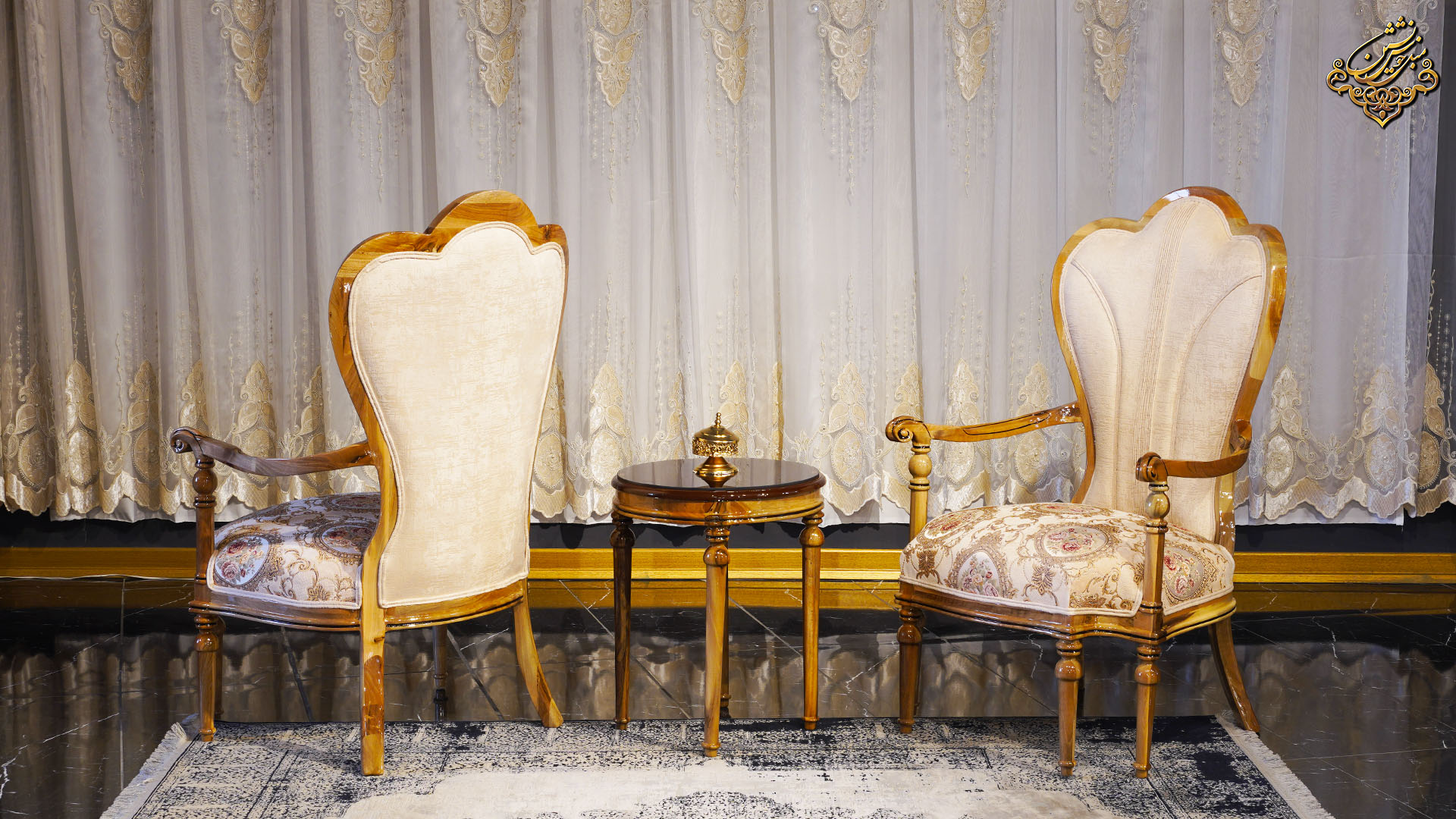 مبل فرانسوی چیست