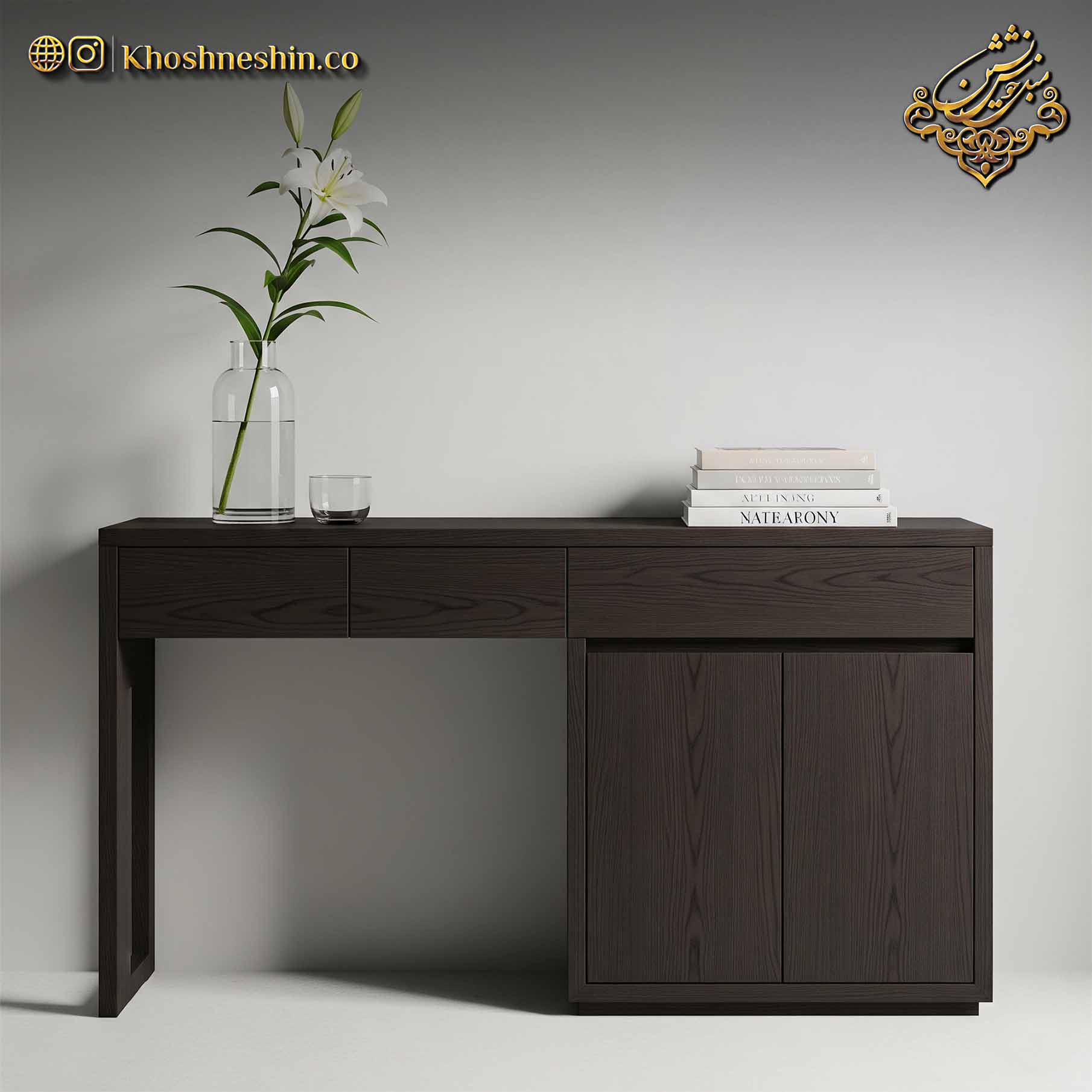 چیدمان میز کنسول با کتاب و گلدان